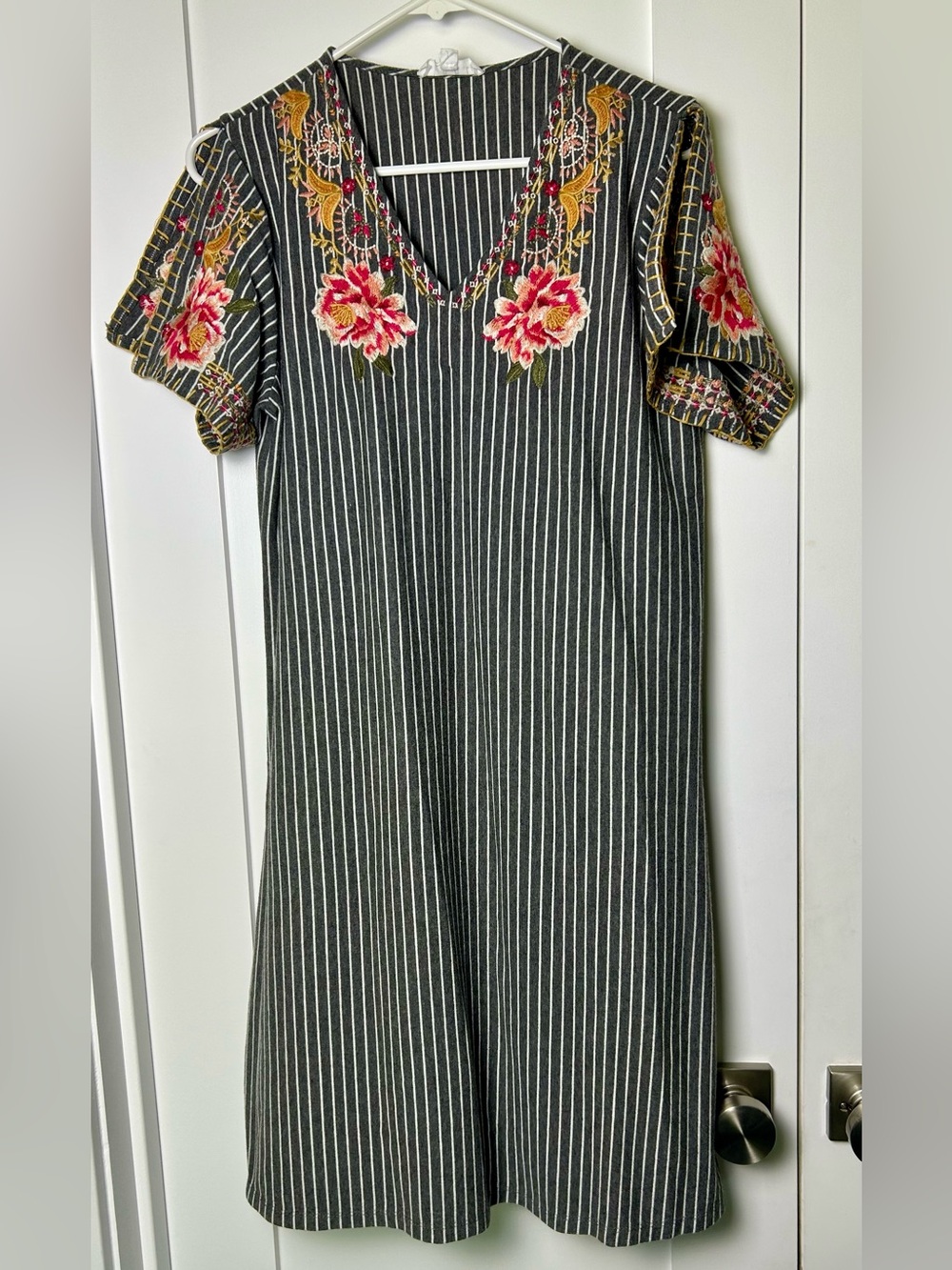 THML Floral Embroidered Pinstripe Shift Dress Black White Size L